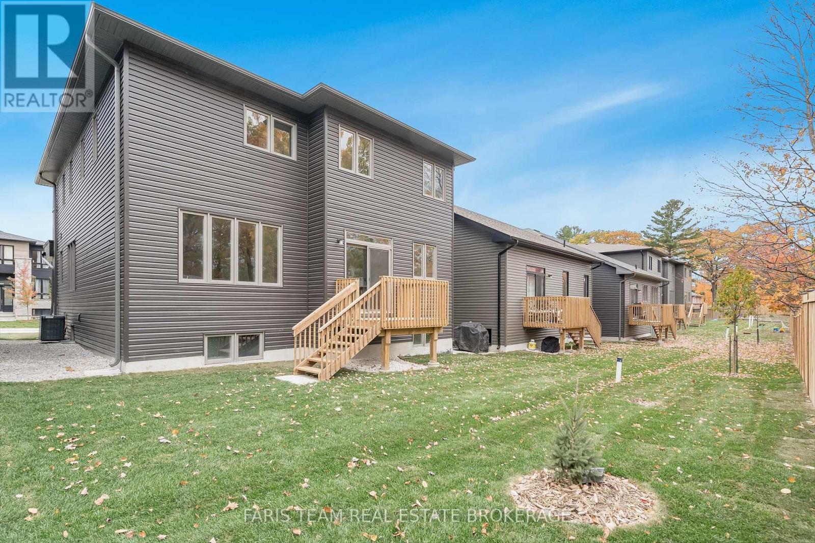 89 Berkely Street, Wasaga Beach, ON - Outdoor