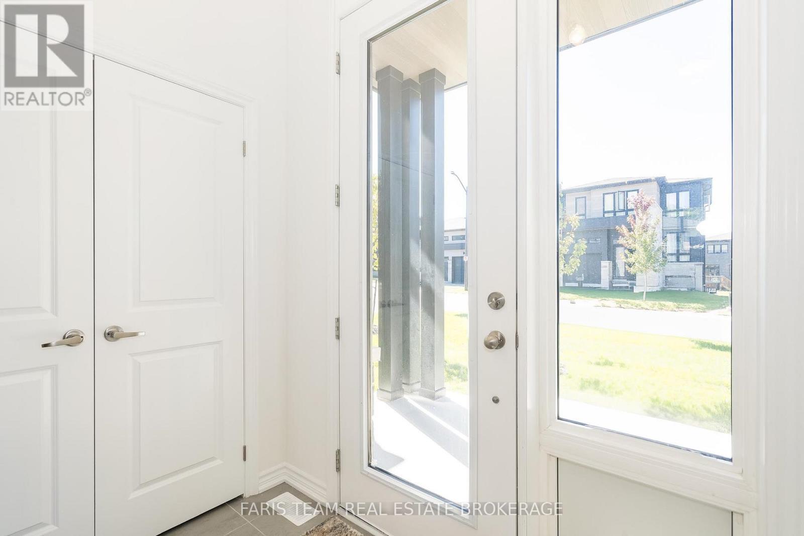 89 Berkely Street, Wasaga Beach, ON - Indoor Photo Showing Other Room