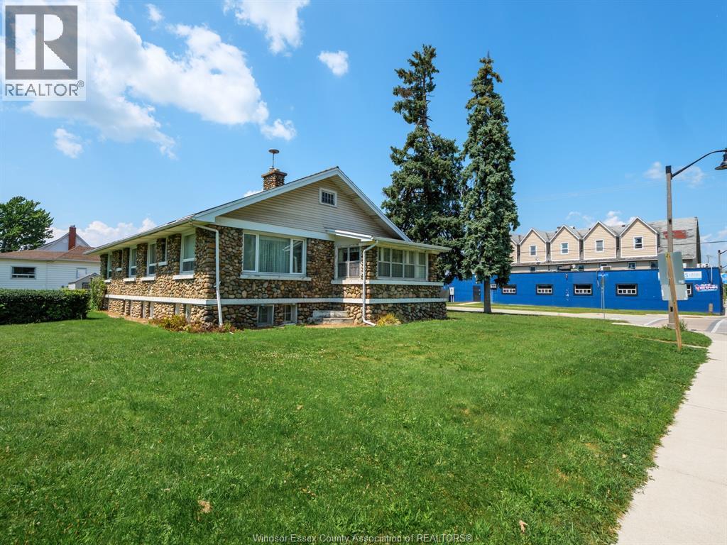 235 Queen Street, Harrow, ON - Outdoor