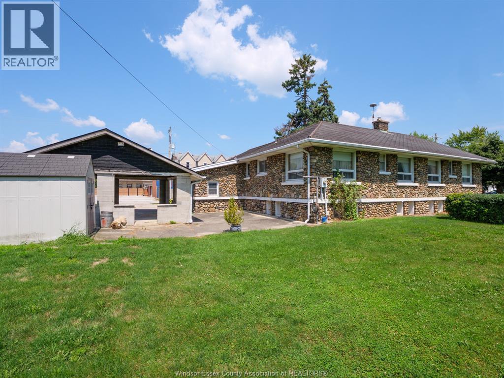 235 Queen Street, Harrow, ON - Outdoor