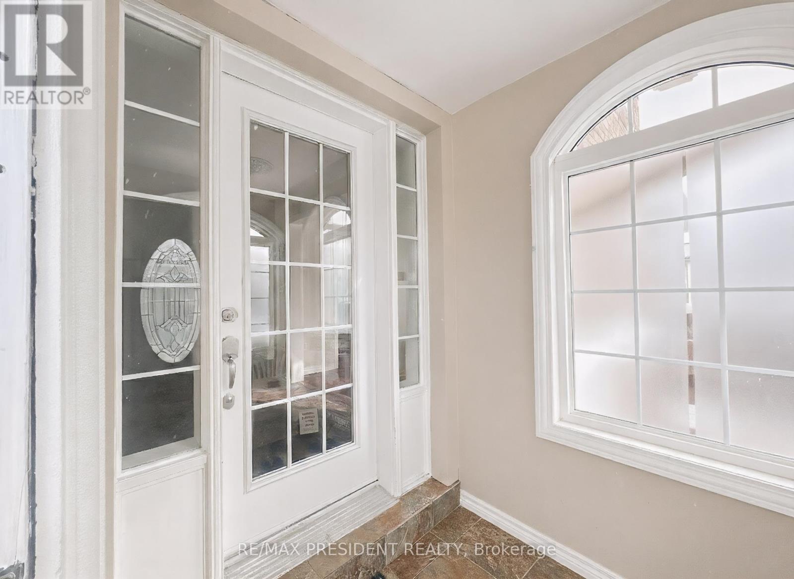 41 Fallstar Crescent, Brampton, ON - Indoor Photo Showing Other Room