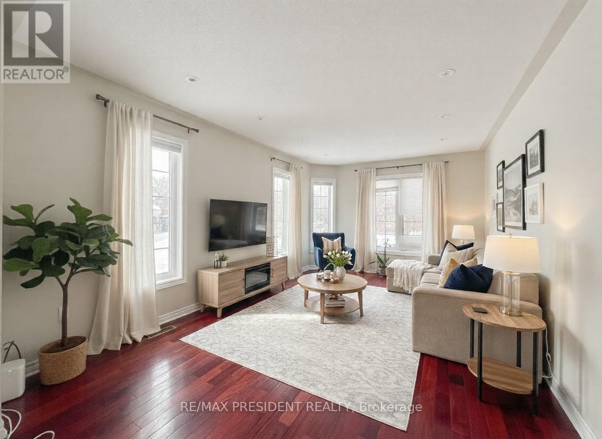 41 Fallstar Crescent, Brampton, ON - Indoor Photo Showing Living Room
