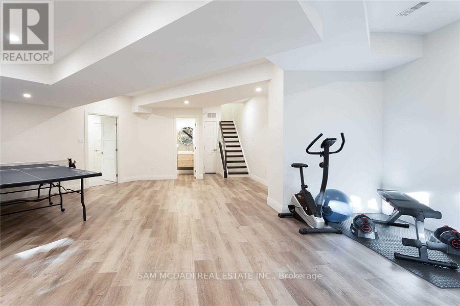 2064 Almira Court, Mississauga, ON - Indoor Photo Showing Gym Room