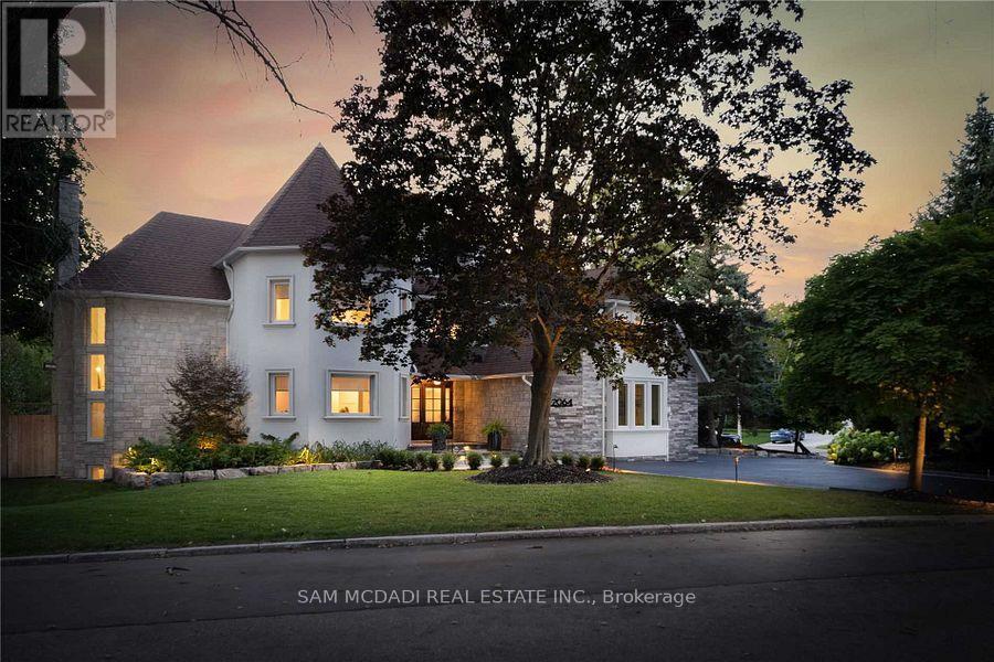 2064 Almira Court, Mississauga, ON - Outdoor With Facade