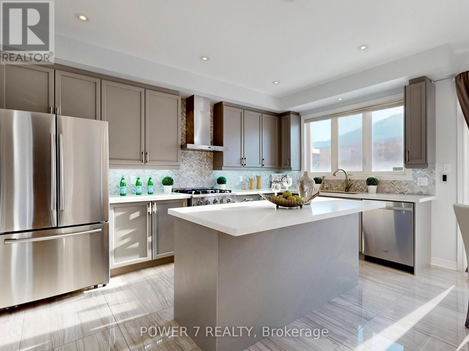 3 Demoray Court, Markham, ON - Indoor Photo Showing Kitchen With Stainless Steel Kitchen With Upgraded Kitchen