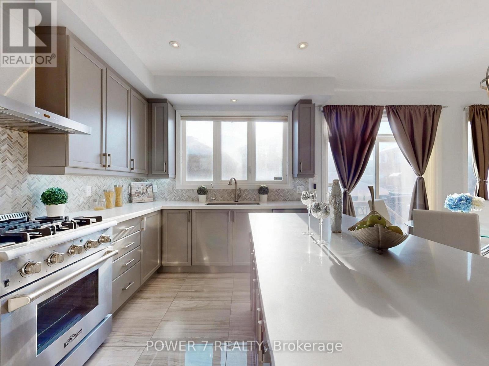 3 Demoray Court, Markham, ON - Indoor Photo Showing Kitchen