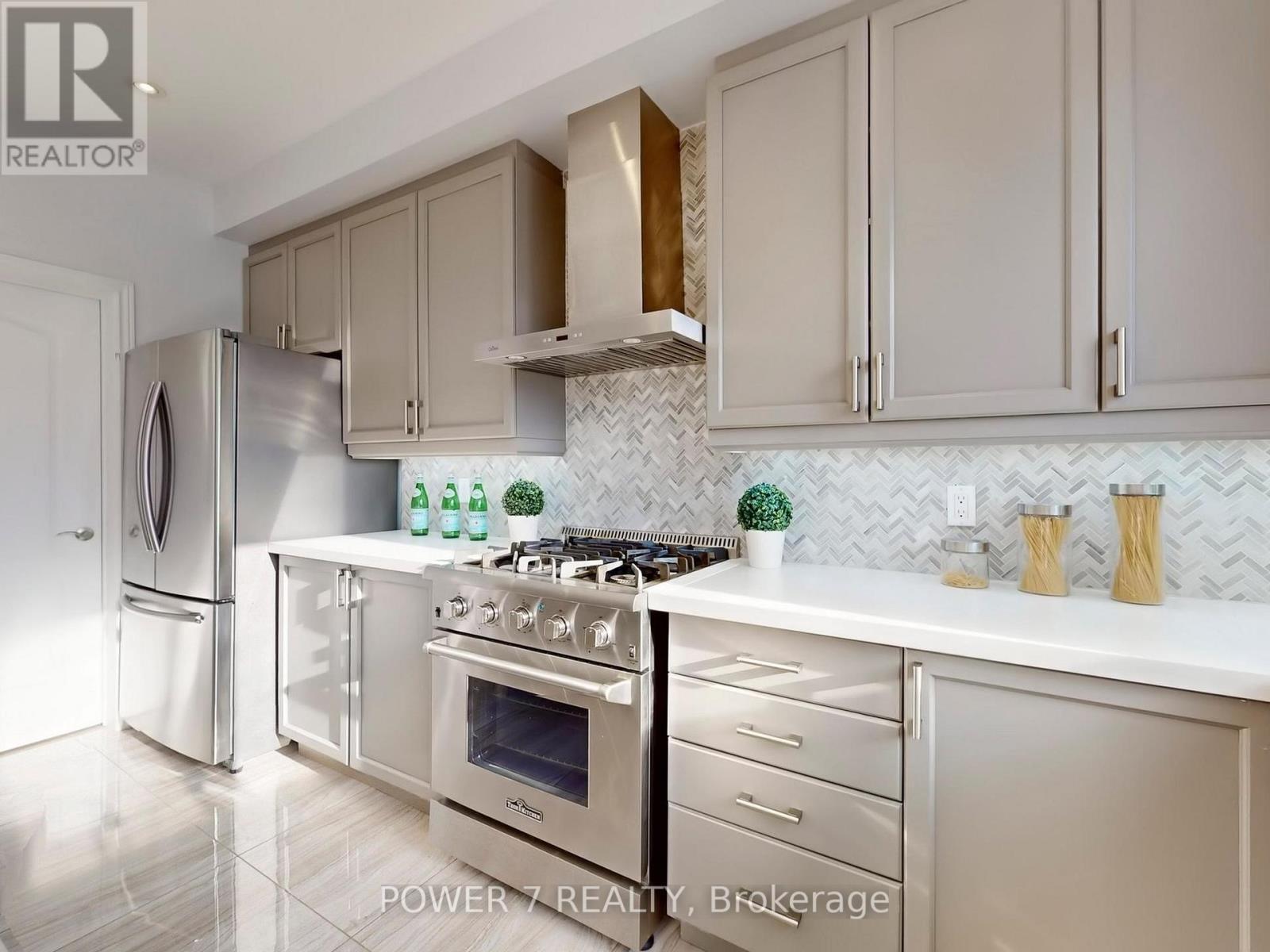 3 Demoray Court, Markham, ON - Indoor Photo Showing Kitchen With Stainless Steel Kitchen