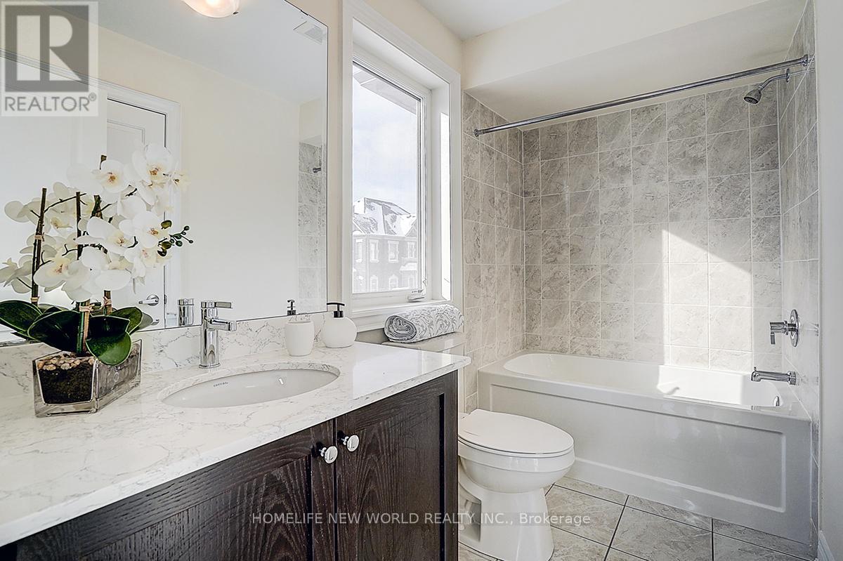 2 Hercules Club Drive, Richmond Hill, ON - Indoor Photo Showing Bathroom