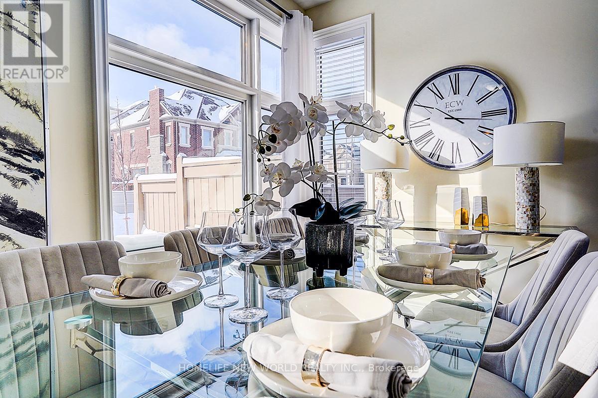 2 Hercules Club Drive, Richmond Hill, ON - Indoor Photo Showing Dining Room