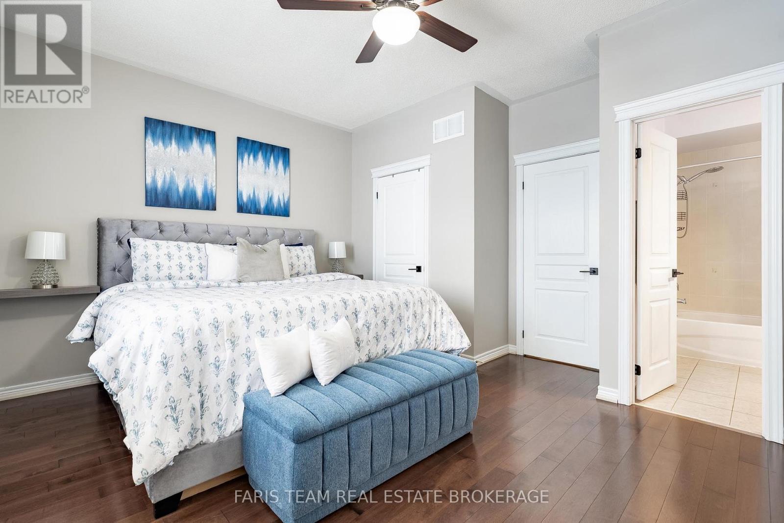 9 Broadpoint Street, Wasaga Beach, ON - Indoor Photo Showing Bedroom