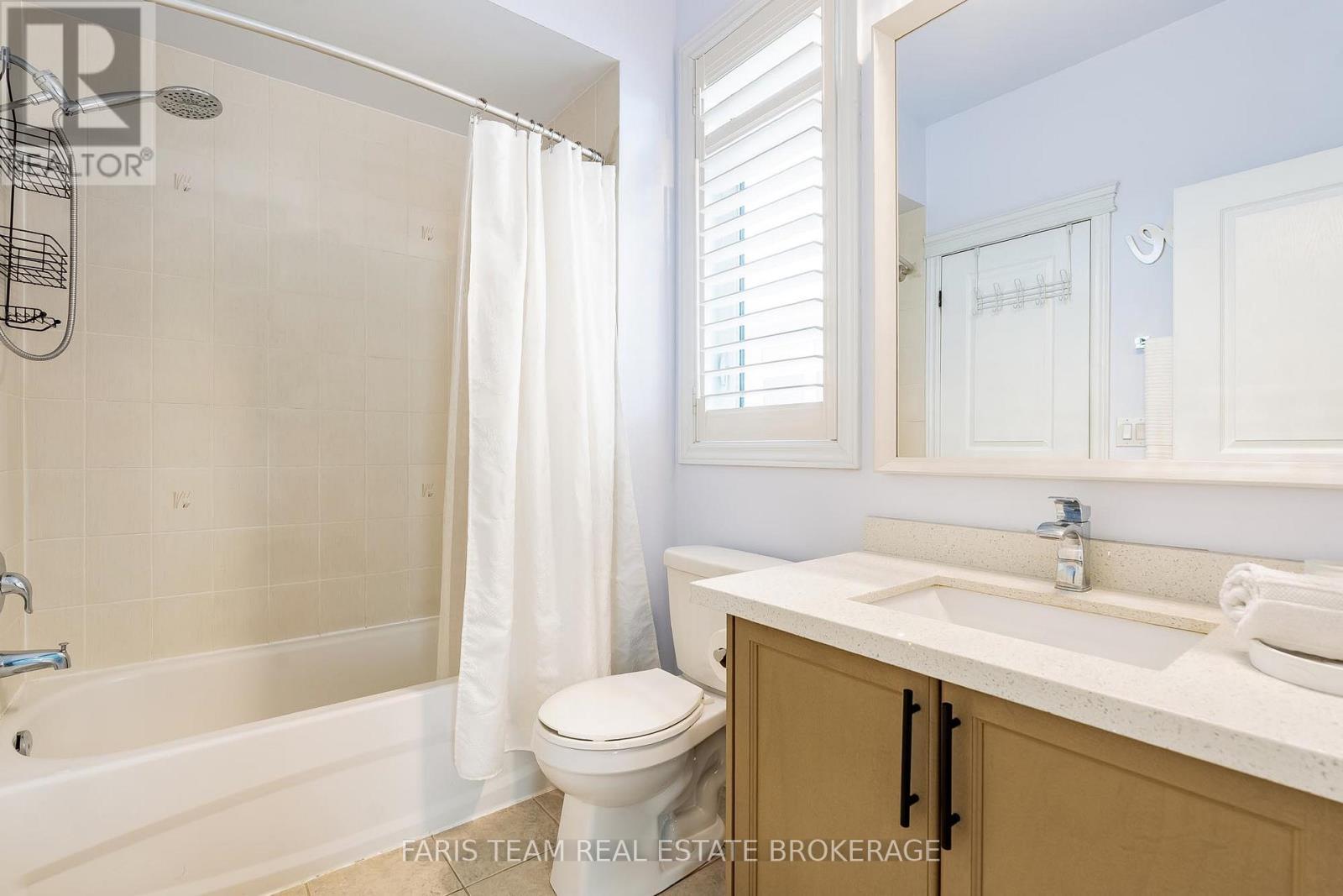 9 Broadpoint Street, Wasaga Beach, ON - Indoor Photo Showing Bathroom