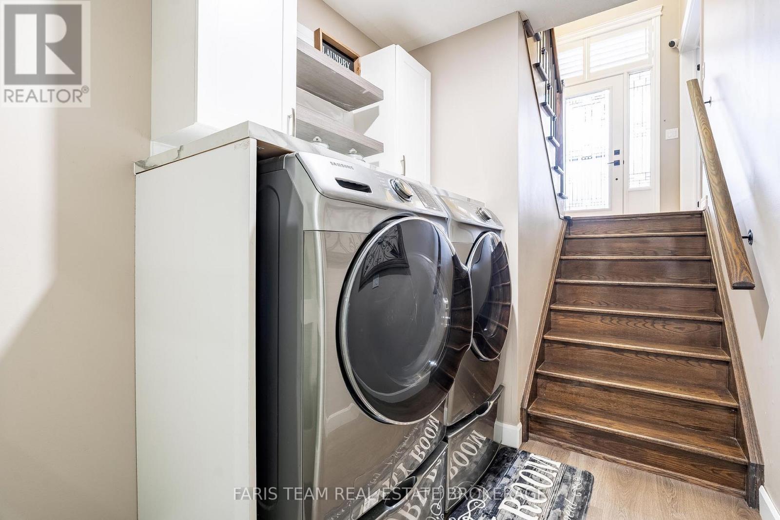 9 Broadpoint Street, Wasaga Beach, ON - Indoor Photo Showing Laundry Room