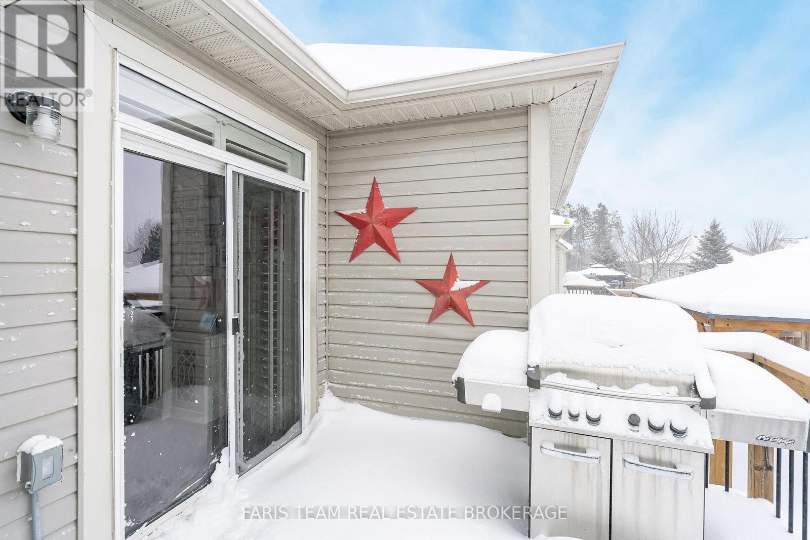 9 Broadpoint Street, Wasaga Beach, ON - Outdoor With Exterior