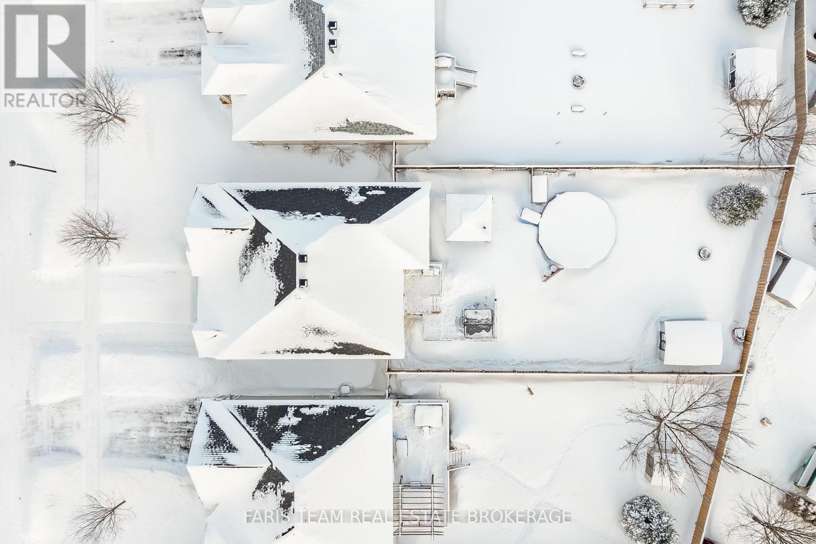 9 Broadpoint Street, Wasaga Beach, ON -