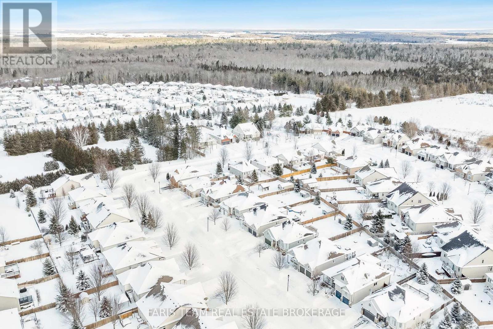 9 Broadpoint Street, Wasaga Beach, ON - Outdoor With View