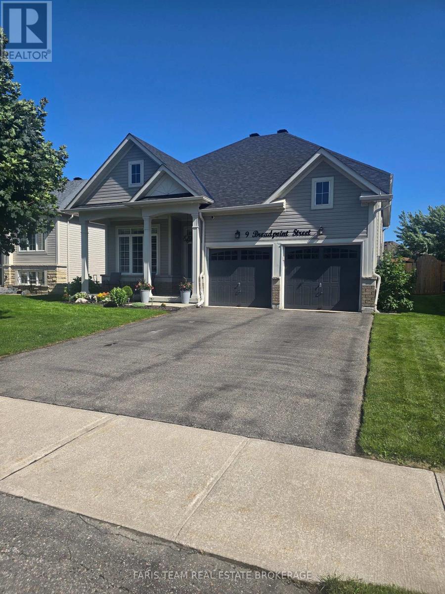 9 Broadpoint Street, Wasaga Beach, ON - Outdoor With Facade
