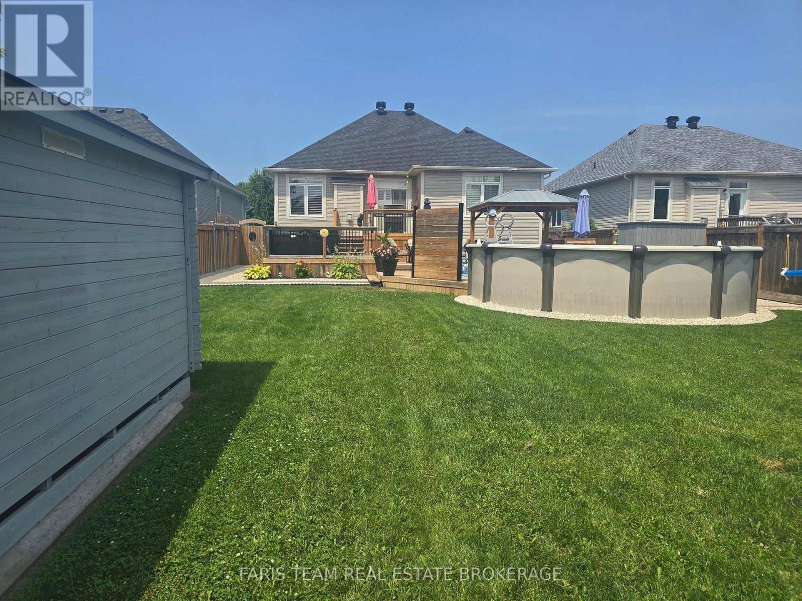 9 Broadpoint Street, Wasaga Beach, ON - Outdoor