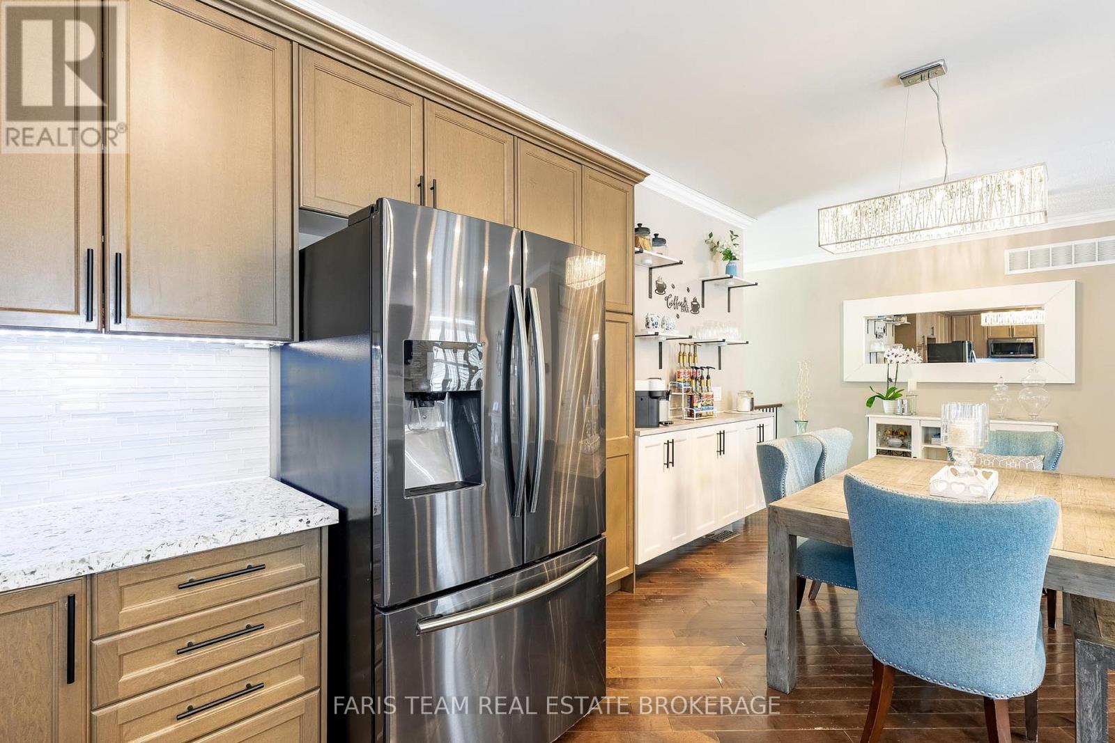 9 Broadpoint Street, Wasaga Beach, ON - Indoor