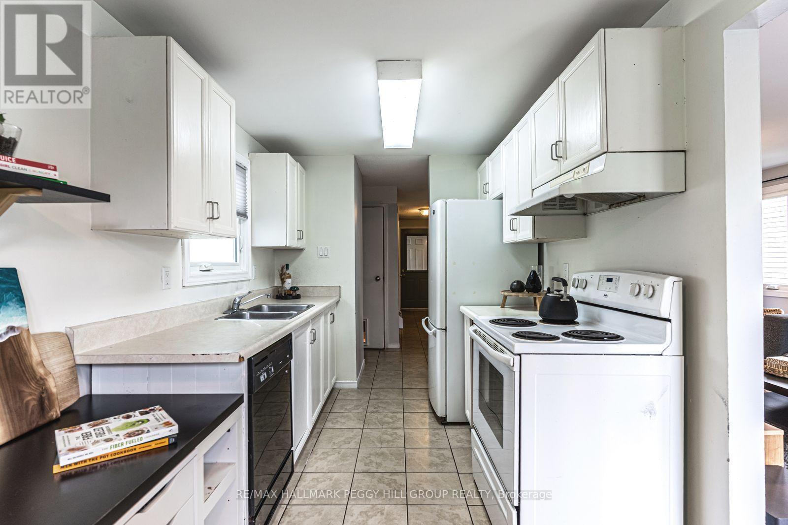 72 Maitland Drive, Barrie, ON - Indoor Photo Showing Kitchen With Double Sink