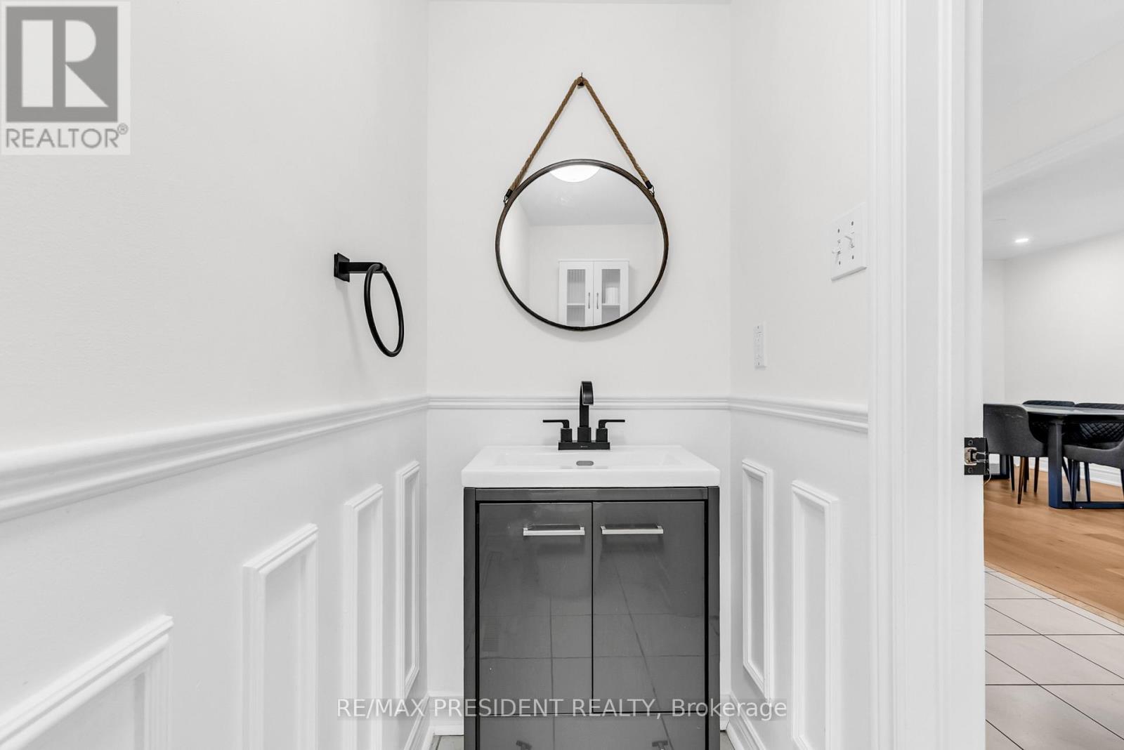 7031 Graydon Court, Mississauga, ON - Indoor Photo Showing Bathroom