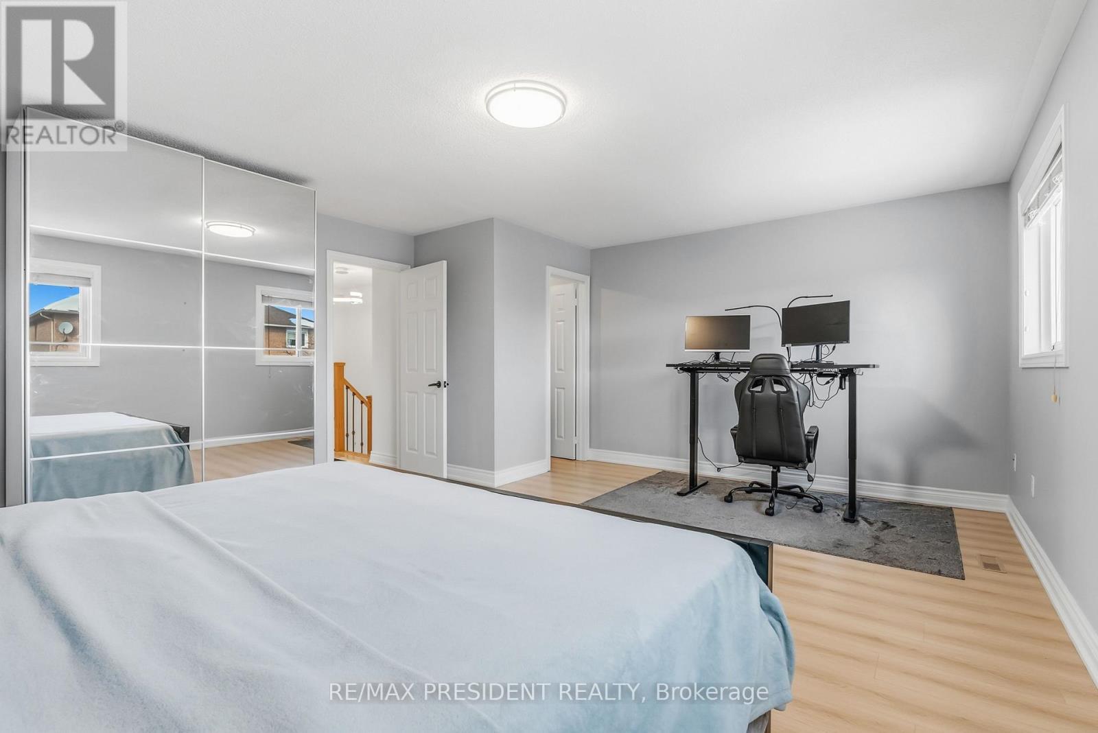 7031 Graydon Court, Mississauga, ON - Indoor Photo Showing Bedroom