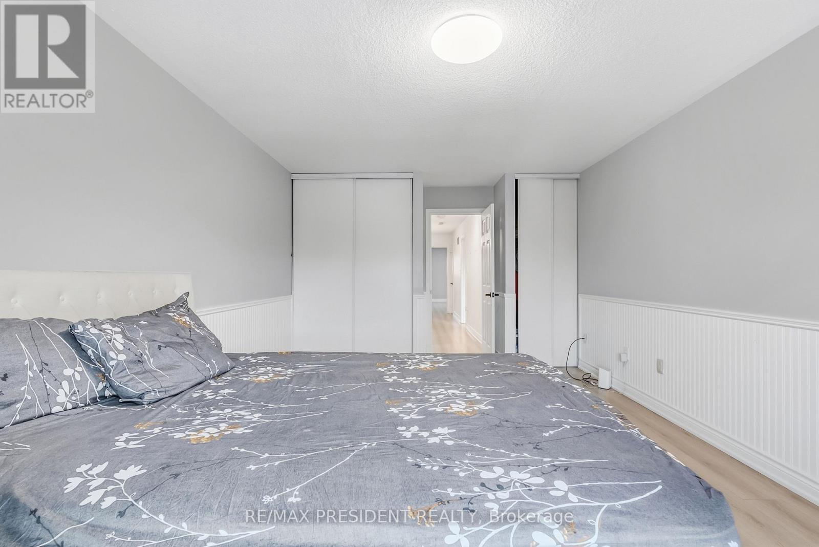 7031 Graydon Court, Mississauga, ON - Indoor Photo Showing Bedroom