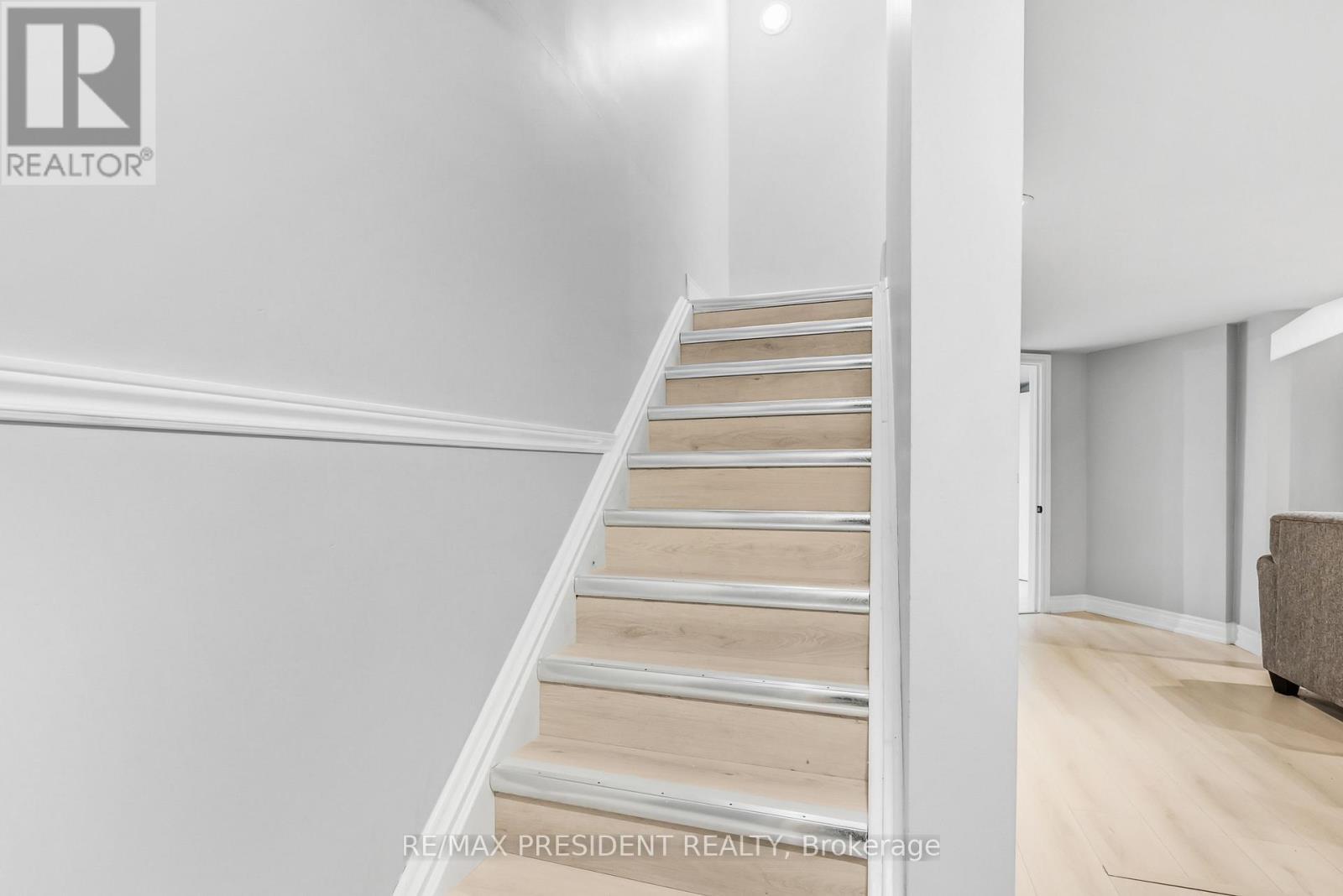 7031 Graydon Court, Mississauga, ON - Indoor Photo Showing Other Room