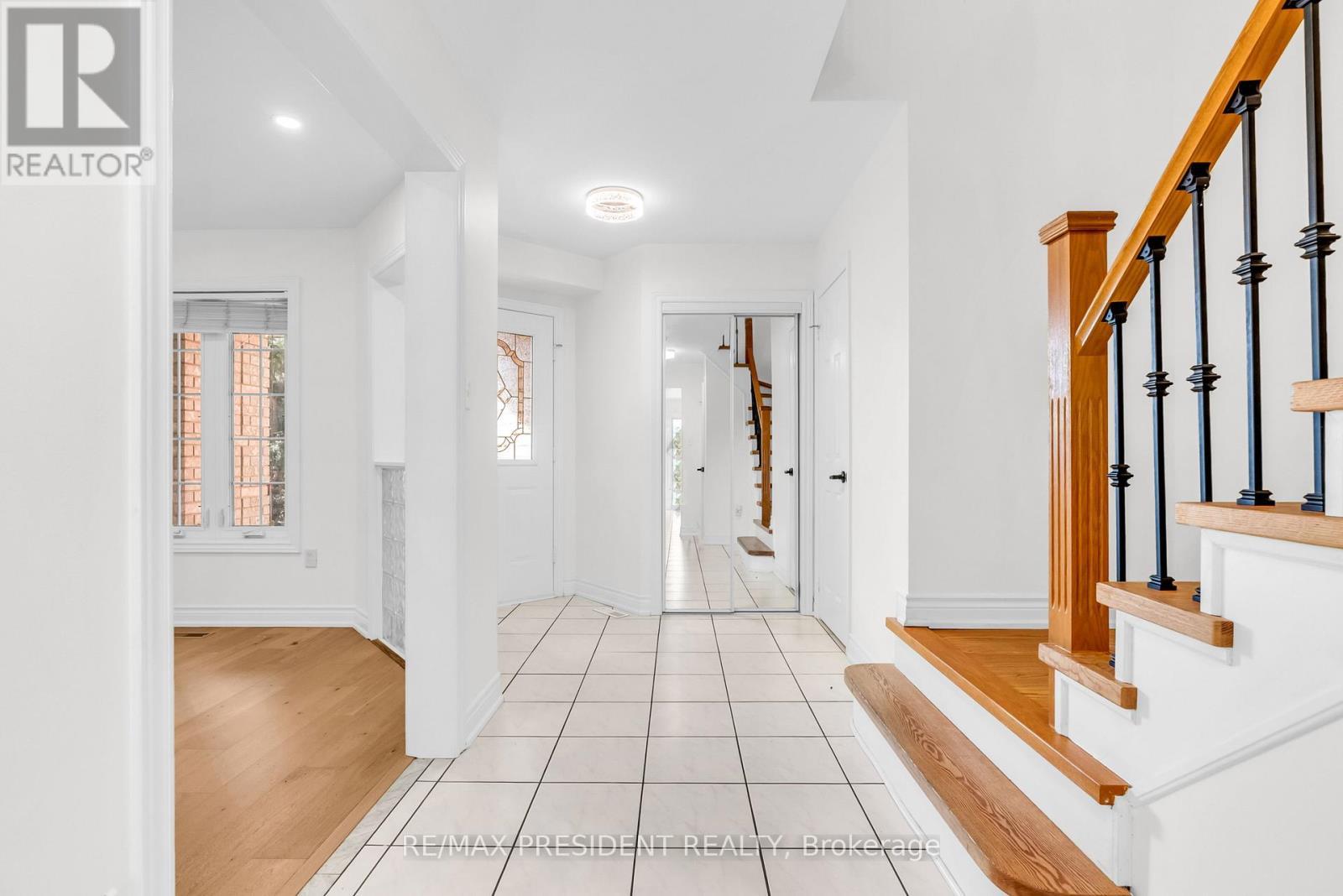 7031 Graydon Court, Mississauga, ON - Indoor Photo Showing Other Room