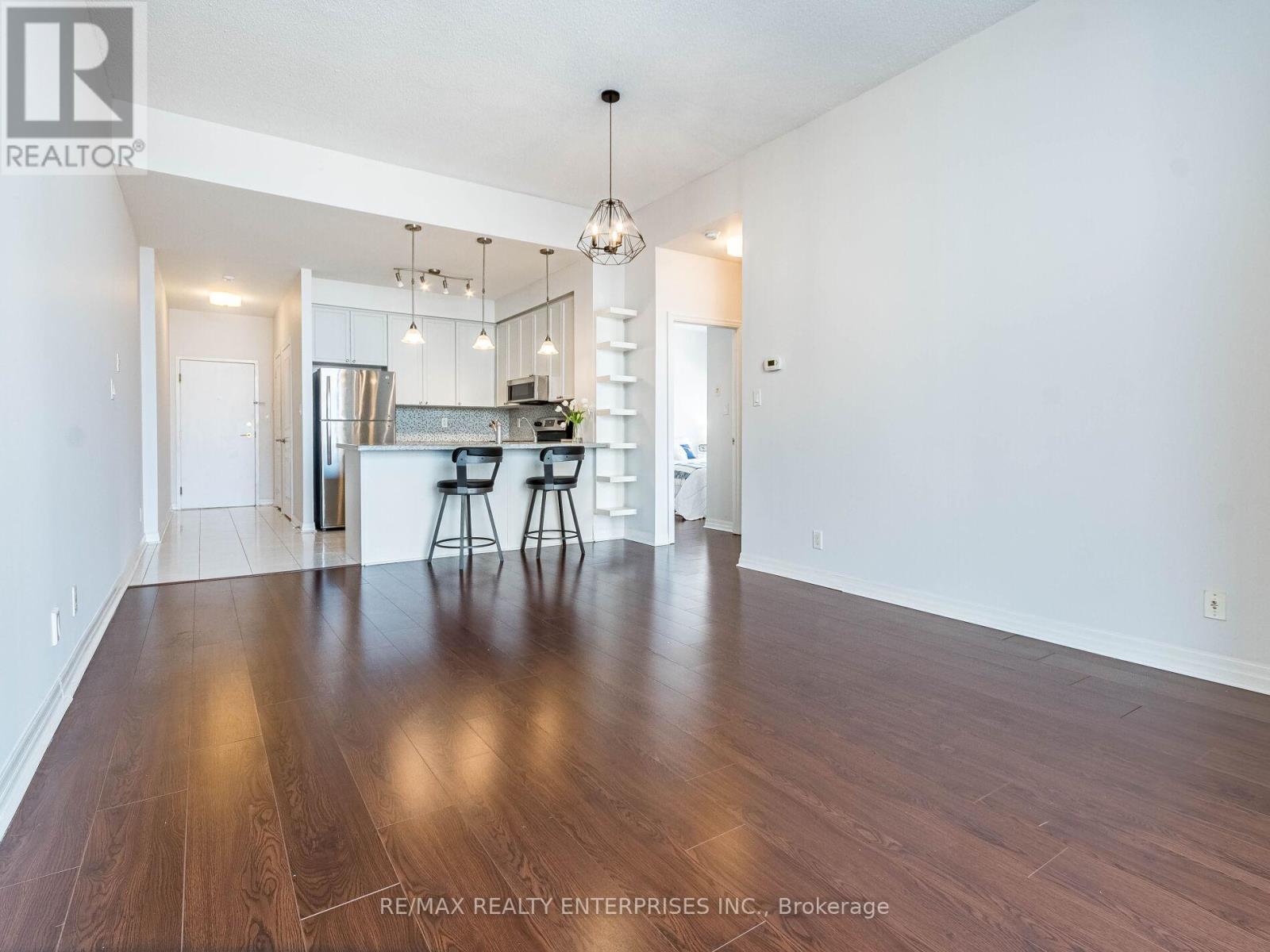 605 - 70 Port Street E, Mississauga, ON - Indoor