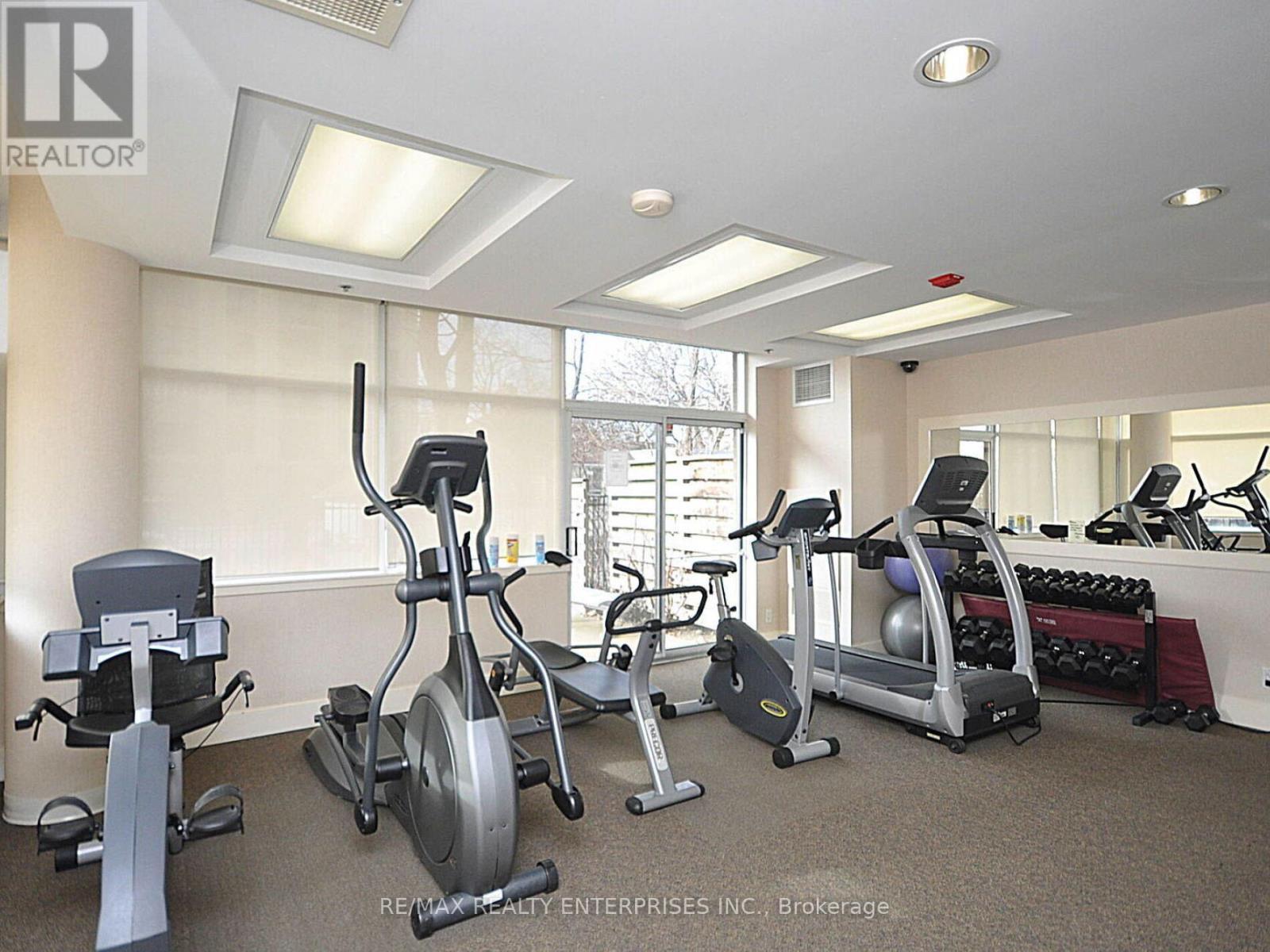 605 - 70 Port Street E, Mississauga, ON - Indoor Photo Showing Gym Room