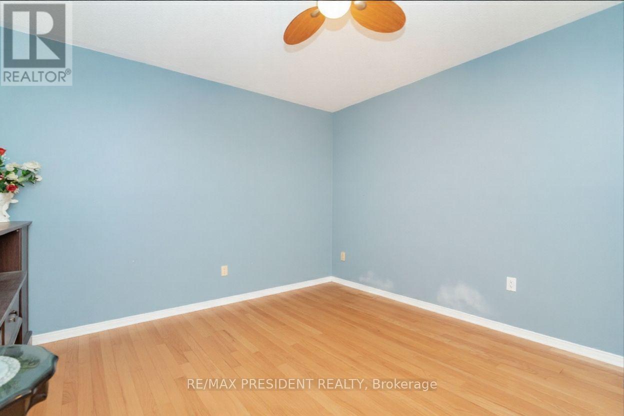 3211 Bloomfield Drive, Mississauga, ON