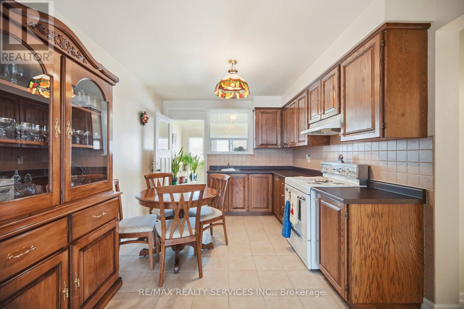 183 Vodden Street E, Brampton, ON - Indoor Photo Showing Kitchen