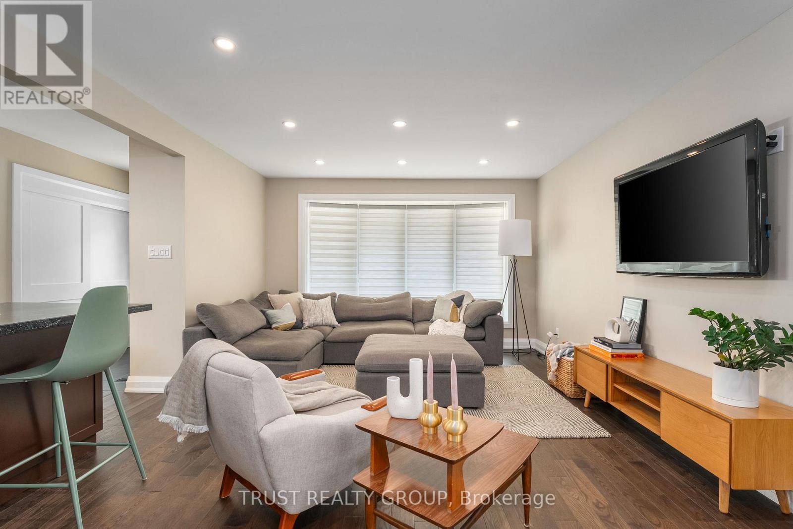 18 Deanecrest Road, Toronto, ON - Indoor Photo Showing Other Room