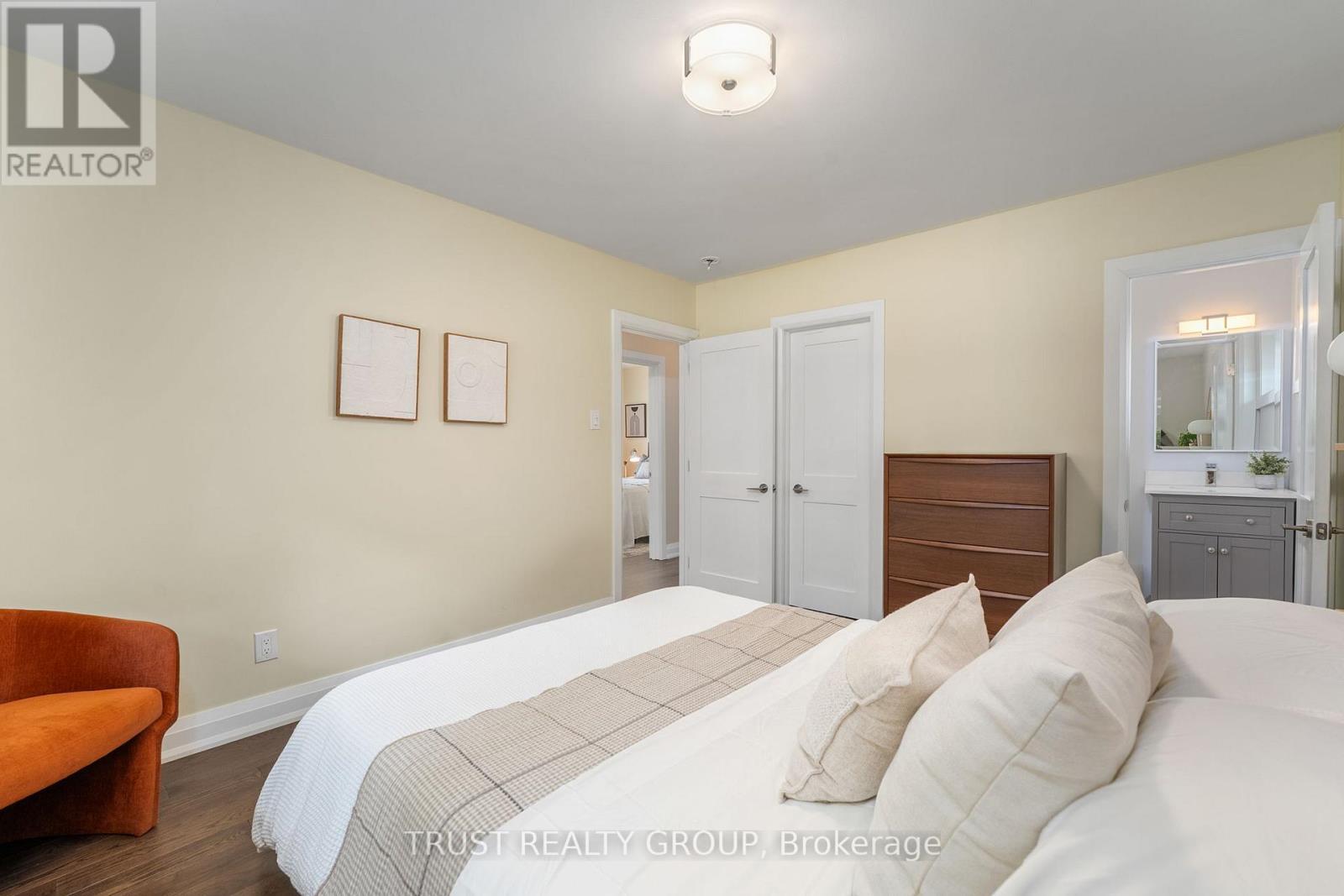 18 Deanecrest Road, Toronto, ON - Indoor Photo Showing Bedroom