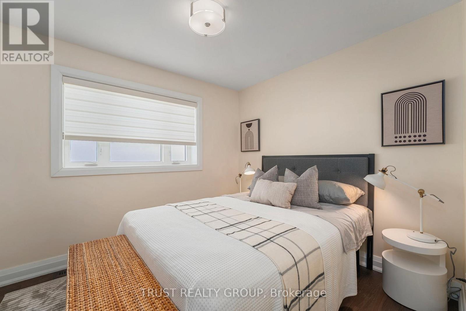18 Deanecrest Road, Toronto, ON - Indoor Photo Showing Bedroom