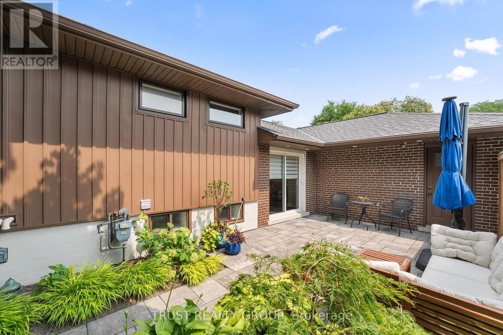 18 Deanecrest Road, Toronto, ON - Outdoor With Exterior