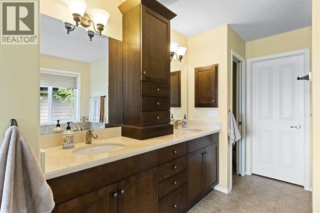 82 Auburn Sound Landing Se, Calgary, AB - Indoor Photo Showing Bathroom