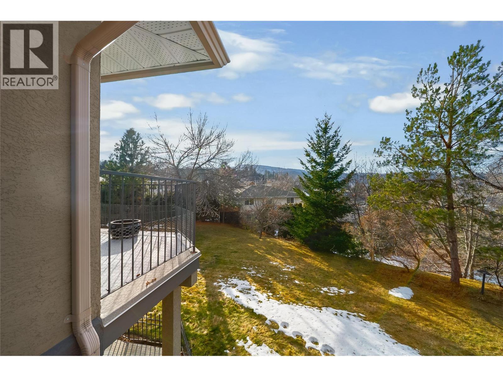 1750 Mckinley Court Unit# 4, Kamloops, BC - Outdoor