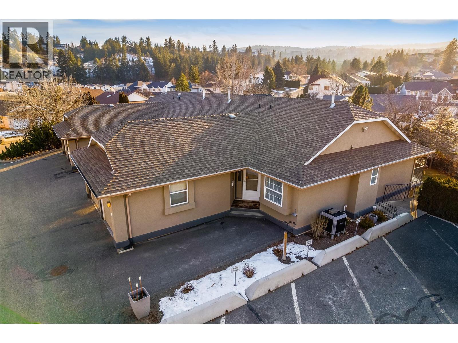 1750 Mckinley Court Unit# 4, Kamloops, BC - Outdoor