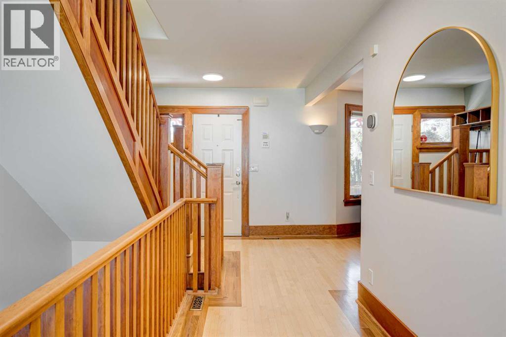 1512 33 Avenue Sw, Calgary, AB - Indoor Photo Showing Other Room