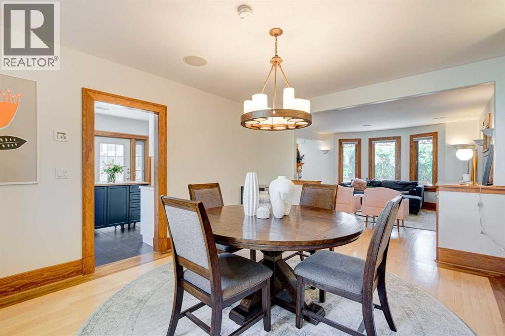 1512 33 Avenue Sw, Calgary, AB - Indoor Photo Showing Dining Room