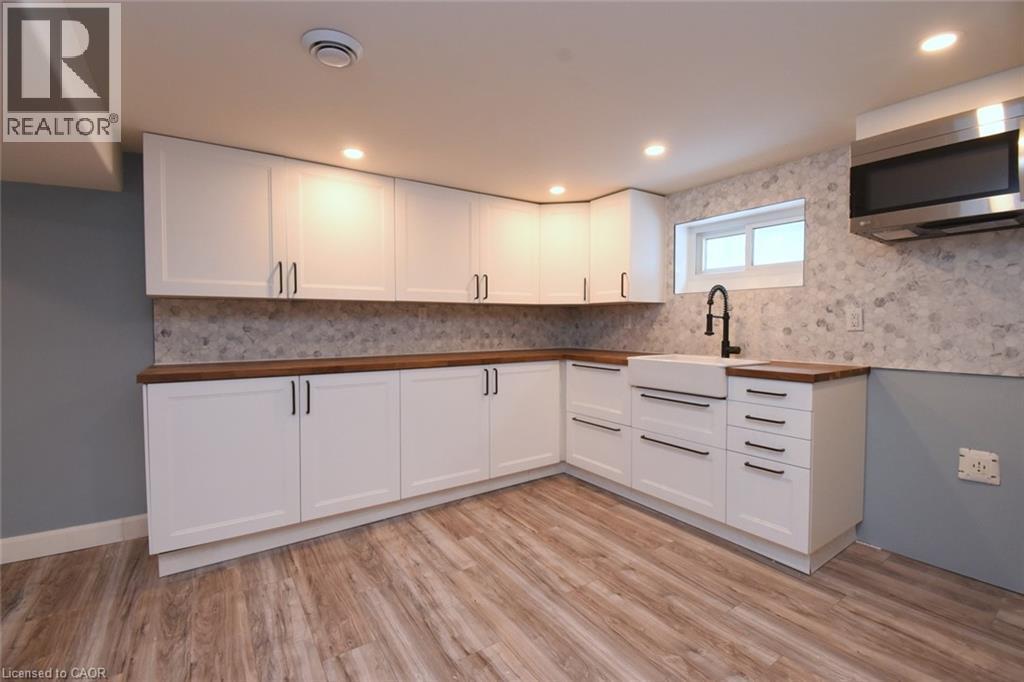 Basement Kitchen - 302 East 27Th Street, Hamilton, ON - Indoor Photo Showing Kitchen
