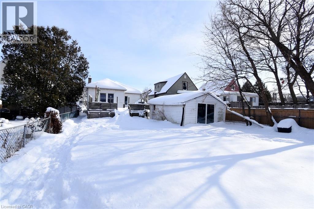 302 East 27Th Street, Hamilton, ON - Outdoor