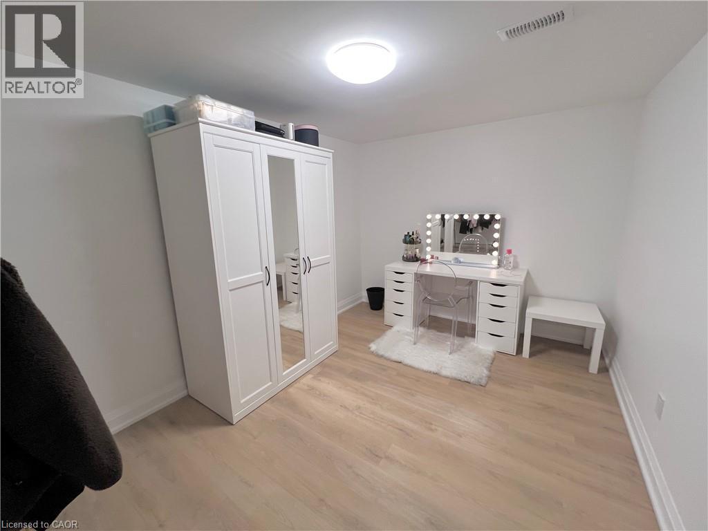 31 Colin Crescent, Hamilton, ON - Indoor