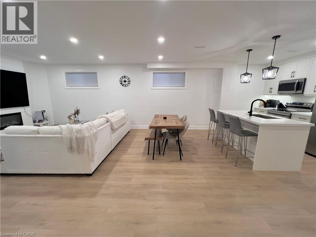31 Colin Crescent, Hamilton, ON - Indoor Photo Showing Basement