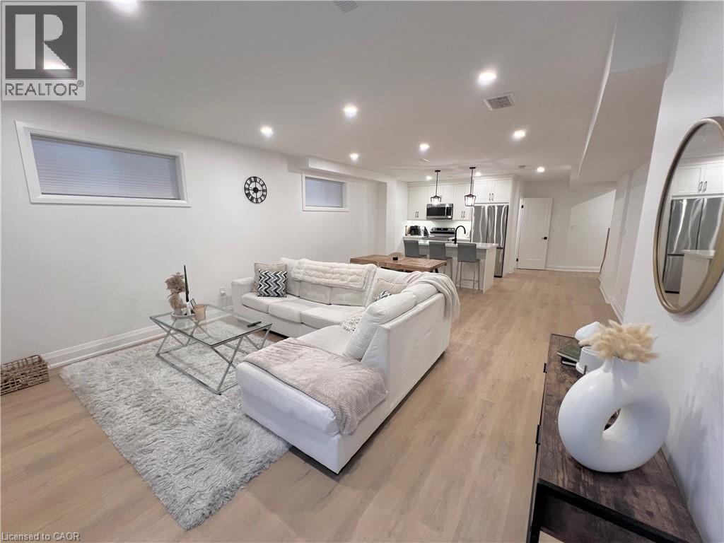 31 Colin Crescent, Hamilton, ON - Indoor