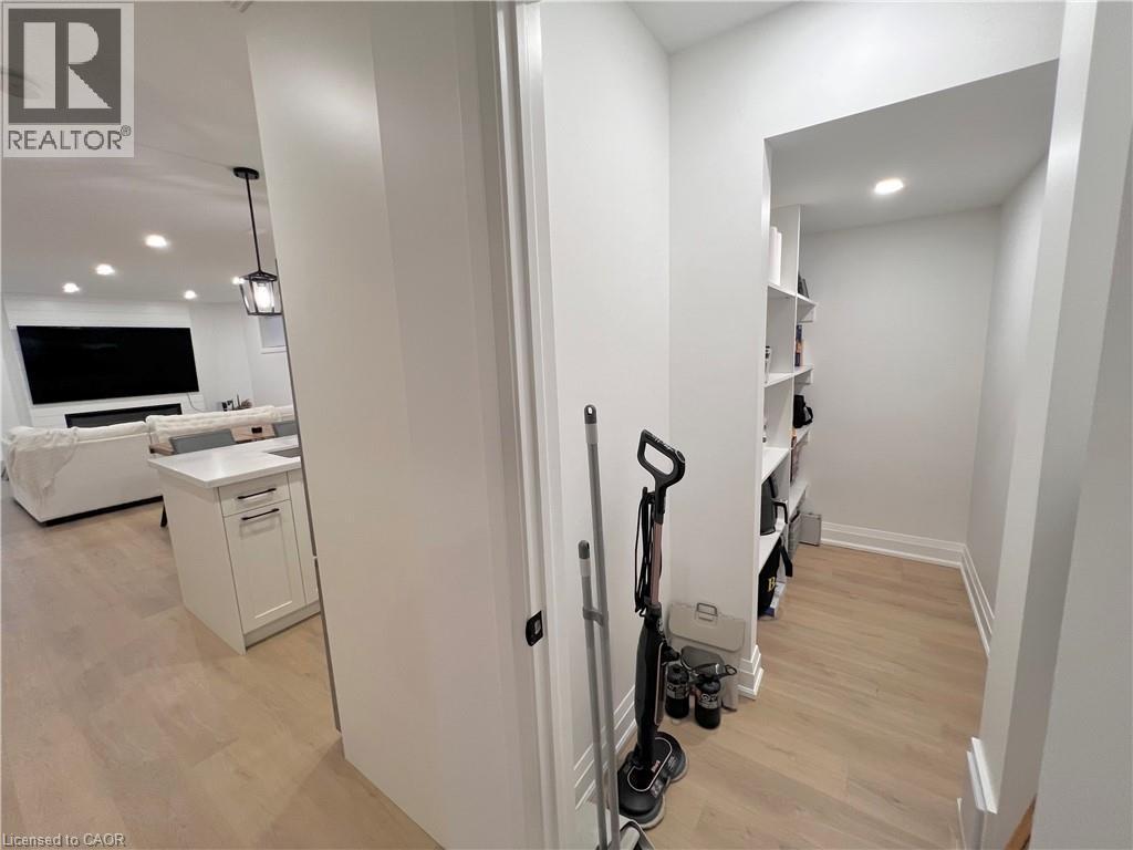 31 Colin Crescent, Hamilton, ON - Indoor Photo Showing Other Room