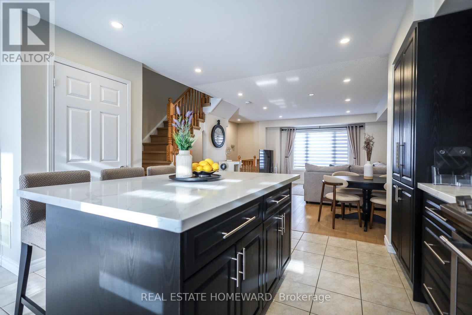 51 - 5650 Winston Churchill Boulevard, Mississauga, ON - Indoor Photo Showing Kitchen With Upgraded Kitchen