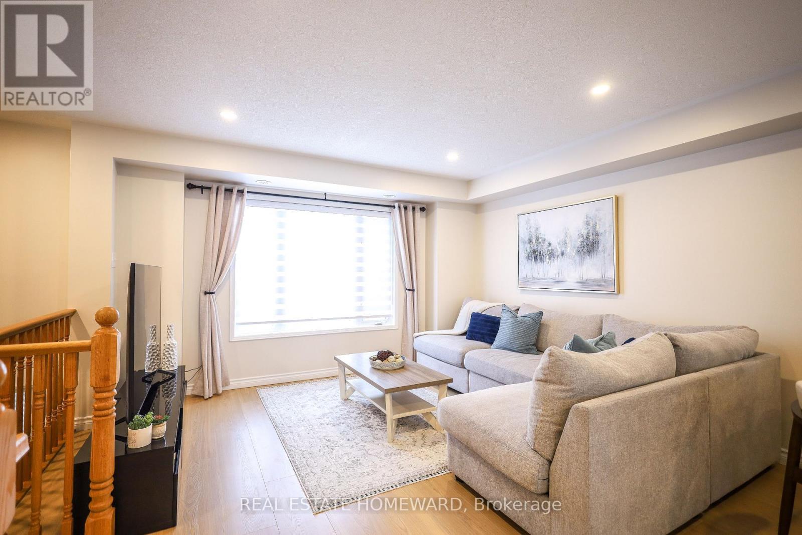 51 - 5650 Winston Churchill Boulevard, Mississauga, ON - Indoor Photo Showing Living Room
