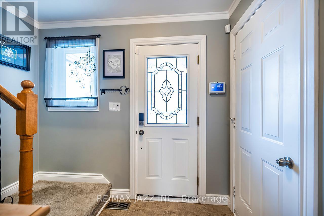 14 Goldpine Avenue, Clarington (Courtice), ON - Indoor Photo Showing Other Room